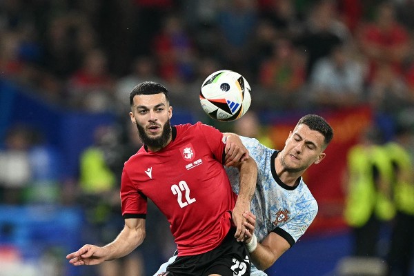 区域防守与人盯人差在哪？